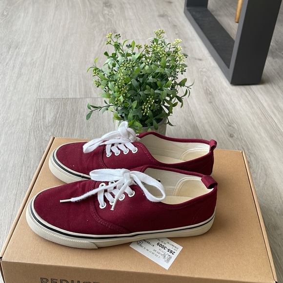 Divided sneaker in burgundy color - Picture 2 of 2